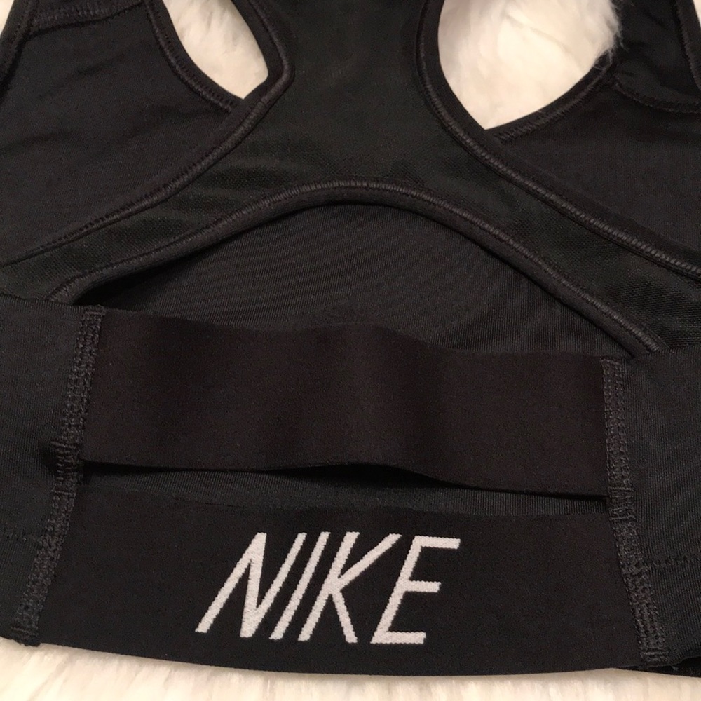 Nike Victory Sports Bra - Picture 5 of 5